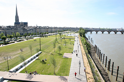 BORDEAUX – Aménagement des quais de la Garonne<BR/>équipe Moe : Corajoud-Salliot-Taborda mandataire (Y.Salliot, directeur de projet)-C.Corajoud-Atelier R- P.Gangnet- L.Duplantier, L.E.A (F.Romersa, chef de projet), JM Llorca, JFL – Moa : CUB